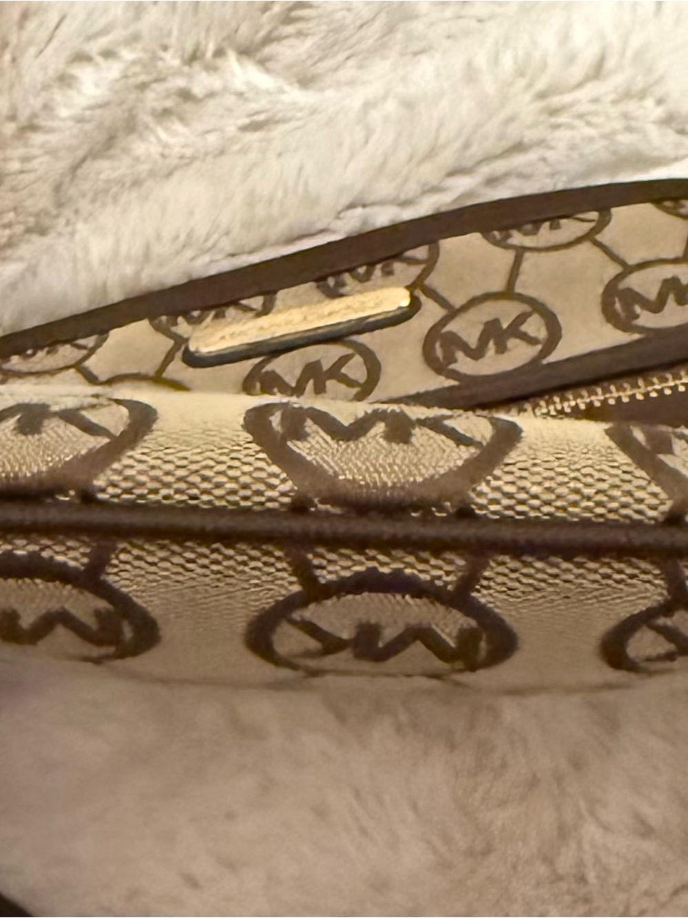 💥MOVING SALE💥Michael Kors Kempton Signature Large Pocket Crossbody. NWOT - Picture 5 of 13